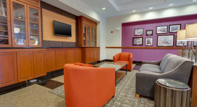 Drury Inn & Suites Baton Rouge, Prenota Hotel Hotel a Missouri con piscina, Piscina
