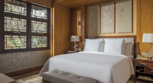 Люкс Lotus Four Seasons Hotel Hangzhou at West Lake