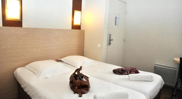 Номер Standard BHôtel De Caen