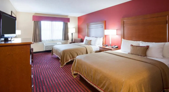 Четырёхместный номер Standard Quality Inn & Suites Stillwater