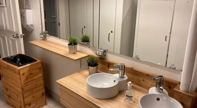 Кровать в общем номере (мужской номер) Cambie Downtown Hostel