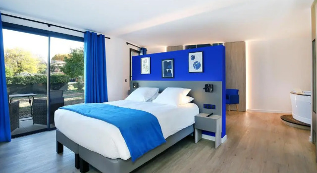Люкс Deluxe Logis Hôtel & Spa Déjeunez Sous LArbre