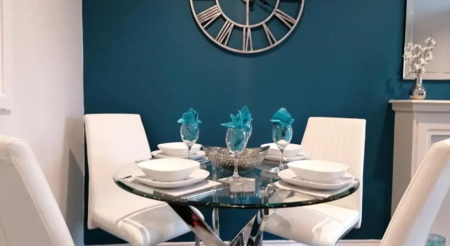 Апартаменты Luxury Modern 2 Bed Apartment, FREE UNDERCROFT PARKING 2,1m max