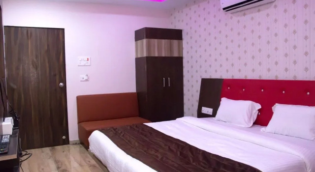 Hotel Shree Palace & Restaurant