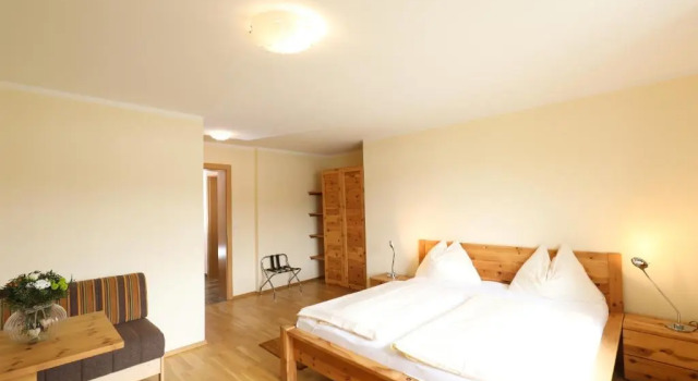 Двухместный номер Deluxe с балконом и с видом на озеро Hotel Garni Dorferwirt am Irrsee