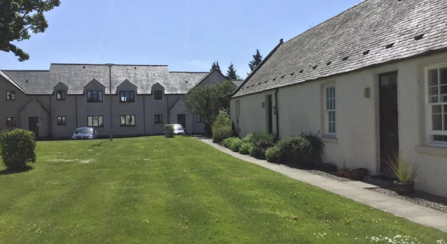 Inverness Apartments - Courtyard