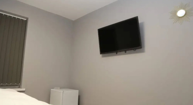 Room in House - Aa Guest Room5, Забронировать Гостевой дом Отели Большого Лондона с парковкой, Парковка