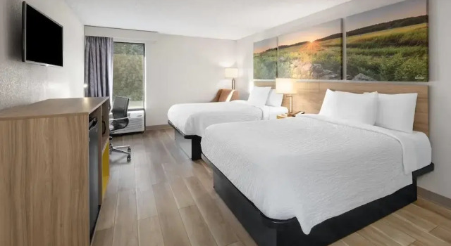 Четырёхместный номер Standard Days Inn by Wyndham Blairsville