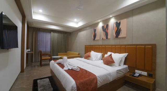 Hotel Stature Inn, Rezerwuj Hotel Garudeshwar Gujarat