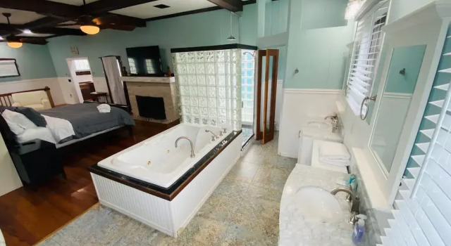 Historic Pass-a-grille Beach Pineapple House 105-21h, Rezerwuj Apartament Pass-a-Grille Floryda