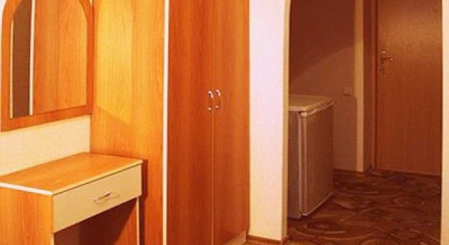 Orlinoe gnezdo, Prenota Hotel Yalta 