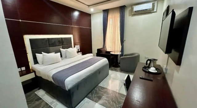 Chinbell Luxury Hotel & Suites, Prenota Hotel Lekki Phase 1 