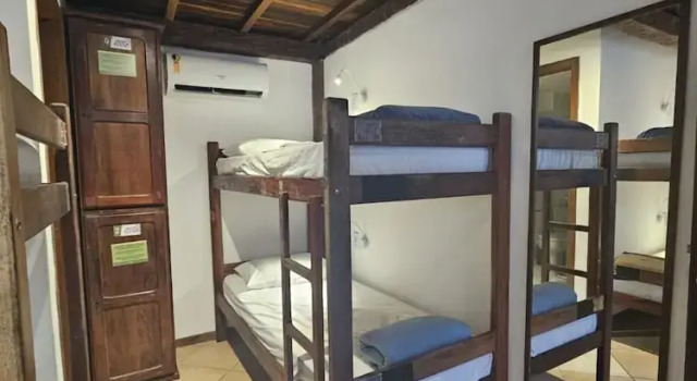Кровать в общем номере (женский номер) Bamboo Búzios Hostel