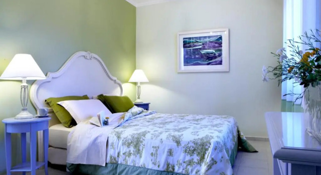 Апартаменты Superior Avra Private Suites