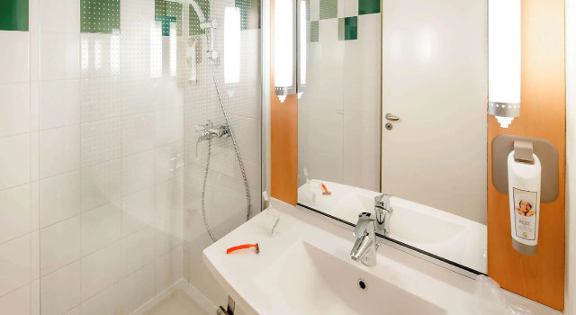 Трёхместный номер Standard ibis Vannes