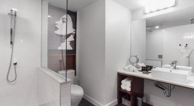 Четырёхместный номер Standard Hotel Metro