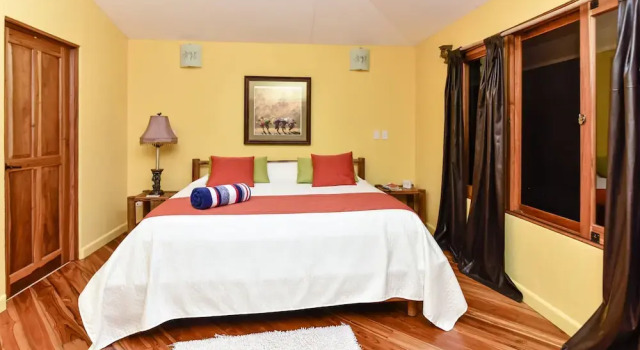 Monos Locos - Portasol Vacation Rental