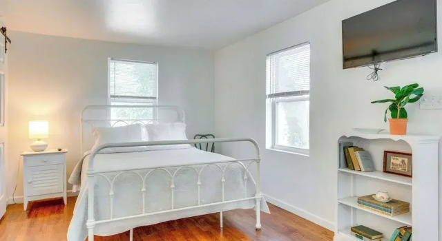 Cozy Studio in Heart of OKC Plaza District!, Rezerwuj Apartament Oklahoma City Oklahoma