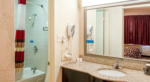 Двухместный номер Superior Red Roof Inn Battle Creek