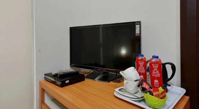 ZEN Rooms Basic Kelapa Dua Kebon Jeruk, Book Hotel Jakarta Jakarta Province