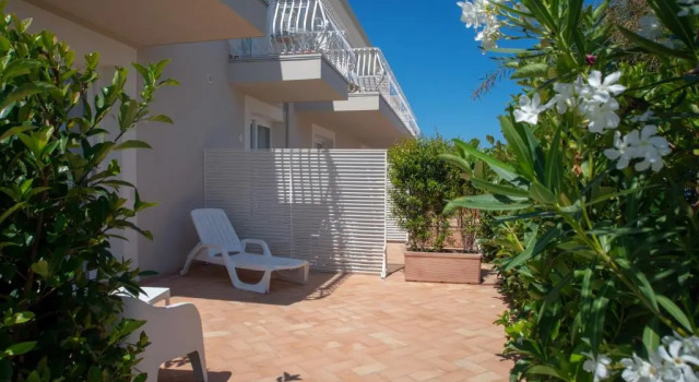Suite con vista a la piscina Il Borghetto Creative Resort