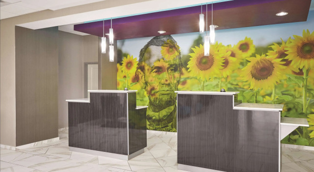 La Quinta Inn & Suites by Wyndham Springfield IL, Đặt Khách sạn Khách sạn ở Springfield bao gồm bữa sáng, Bữa sáng