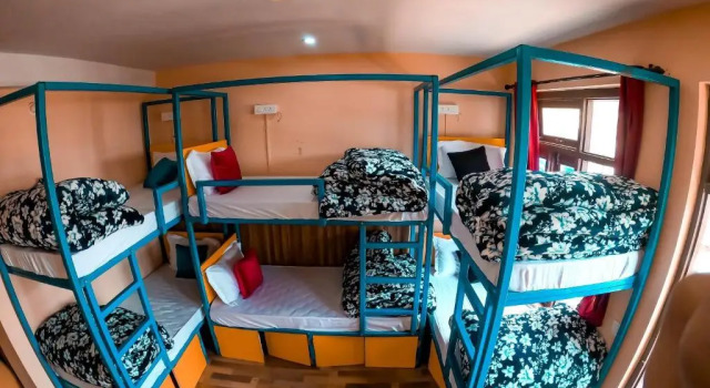Moustache Mcleodganj, Забронировать Хостел Отели Дхармсала с парковкой, Парковка
