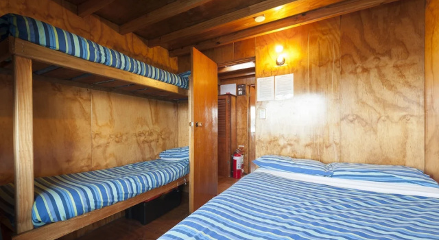Семейный номер Standard с балконом The Rock Adventure Cruise