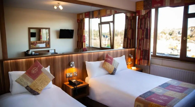 Трёхместный номер Standard West County Hotel
