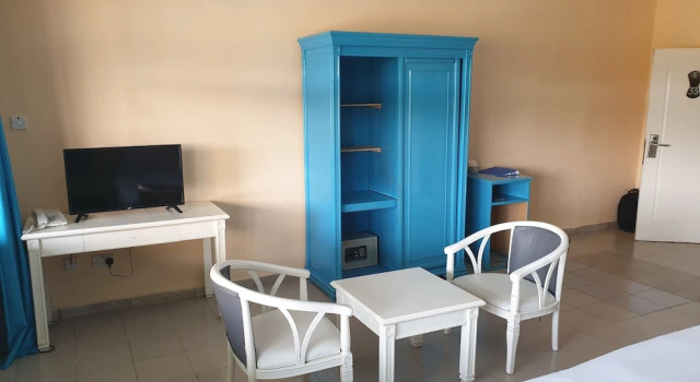 Djembe Beach Resort, Varaa Lomakeskus Hotellit Kombo Saint Mary aamiaisella, Aamiainen