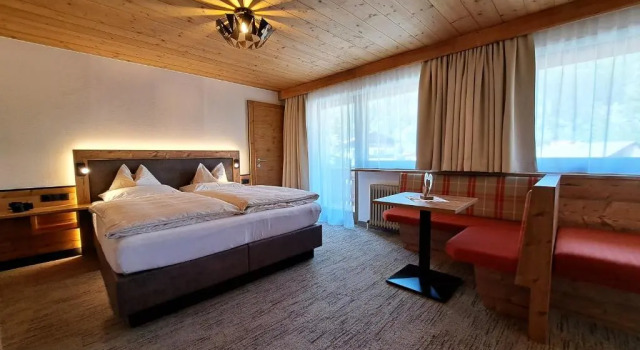 Апартаменты с 3 комнатами с балконом Gästehaus Hochmuth