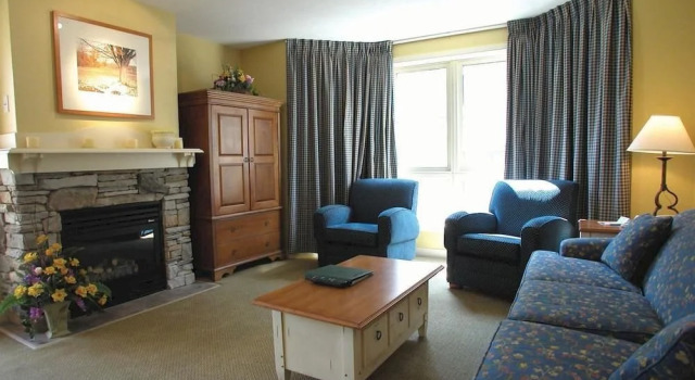 Blue Mountain Mosaic Boutique Suites, Забронировать Бутик-отель Отели Коллингвуд с бассейном, Бассейн