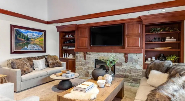 Номер Standard Exclusive 4 Bedroom Ski In, Ski Out Vacation Rental With Hot Tubs And Heated Outdoor Pool In Lionshead Village