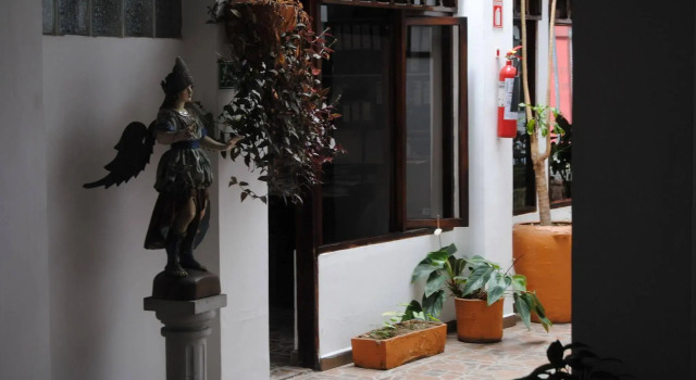 Hotel Fuente de Piedra II, Забронировать Отель Кито Сьерра, рядом с Del Arbolito Park