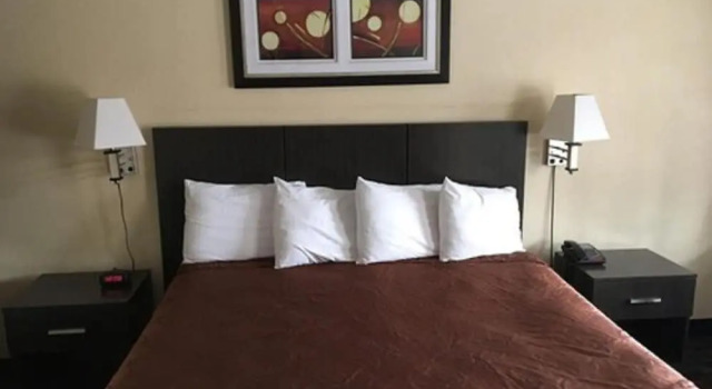 Двухместный номер Standard Whitney Inn & Suites