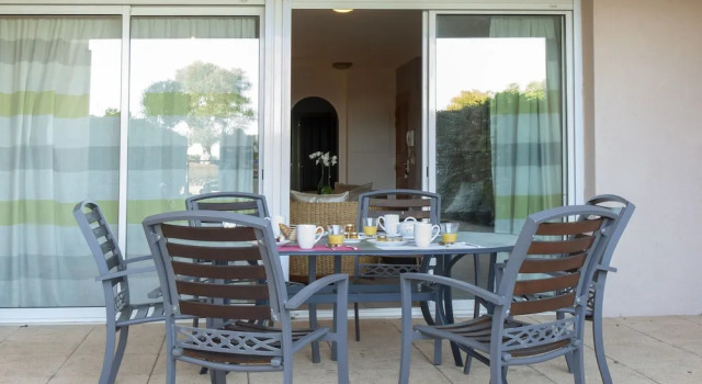 Апартаменты с 2 комнатами с балконом Grand Hôtel Les Flamants Roses Thalasso & Spa
