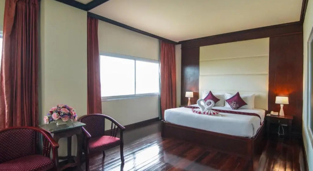 Полулюкс Arawan Riverside Hotel