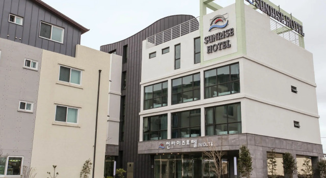 Sunrise Hotel Seopjikoji
