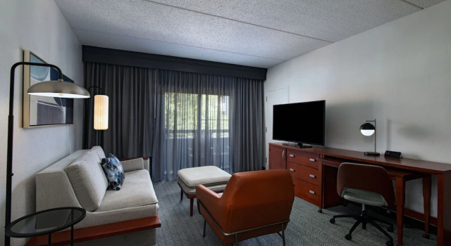 Люкс c 1 комнатой Courtyard by Marriott San Antonio Downtown