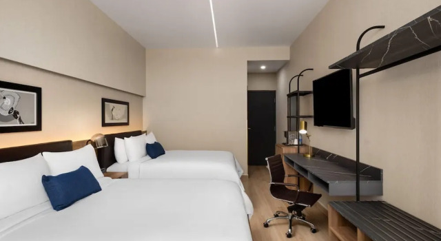 Четырёхместный номер Standard TRYP By Wyndham Ciudad Guzmán UTTSA