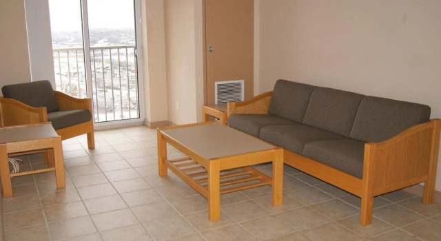Hotel Laurier - King's Court Residence, Varaa Hotelli Waterloo 