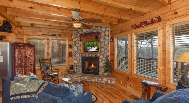 Luxurious Nine Bears Home Minutes Away to Gatlinburg by Redawning