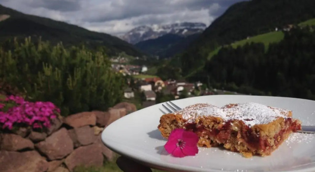 Sule Hof Agriturismo, Забронировать Отель Отели Ортизеи с парковкой, рядом с Подъемник Санкт-Ульрих - Зайзер Альм, Парковка