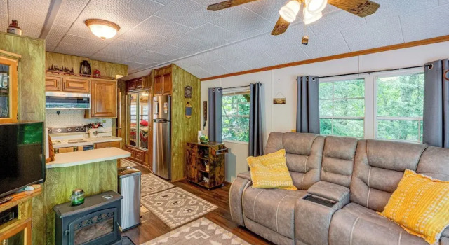 Коттедж Hike, Swim, Ski & More: Pet-friendly Newland Home!