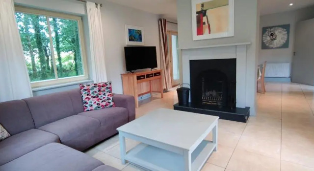 Коттедж с 4 комнатами Dunkerron Woods Holiday Homes