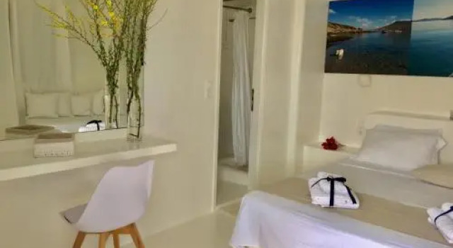 Mersini, Prenota Hotel Hotel a Schinoussa con parcheggio, Parcheggio