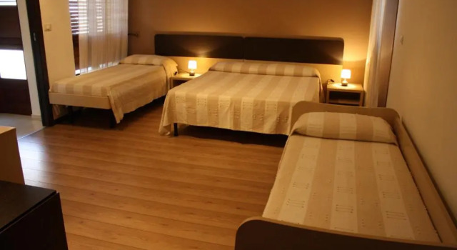 Четырёхместный номер Standard B&B 5 Sensi