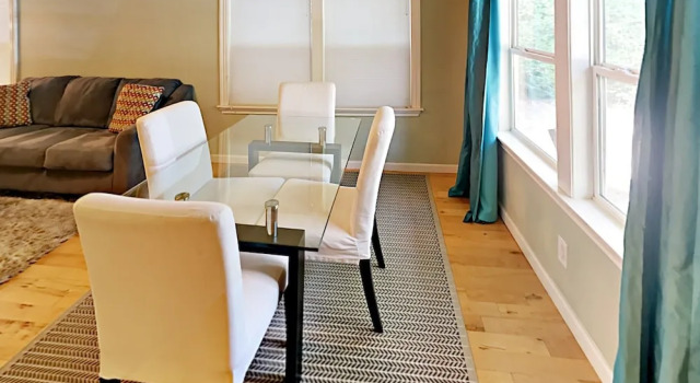 Home and Guest House Walk to Barton Springs by RedAwning, Забронировать Гостевой дом Гостевые дома Остина, Гостевой дом