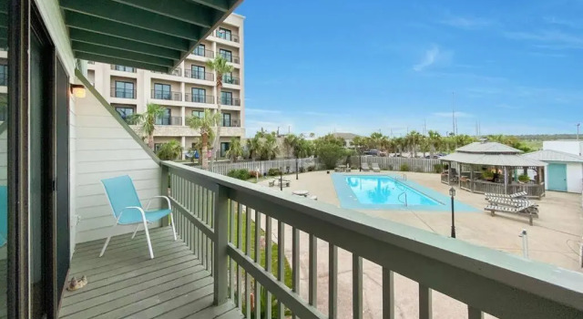 Апартаменты с 2 комнатами Beach Walk 18 - Newly updated, Just across the street from the Beach!