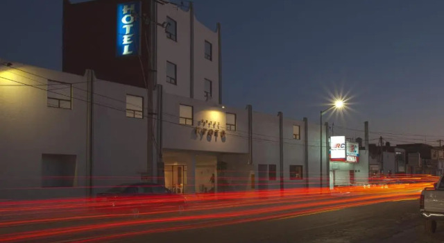 Hotel Kyoto, Rezerwuj Hotel Hotele w State of Puebla z parkingiem, Parking